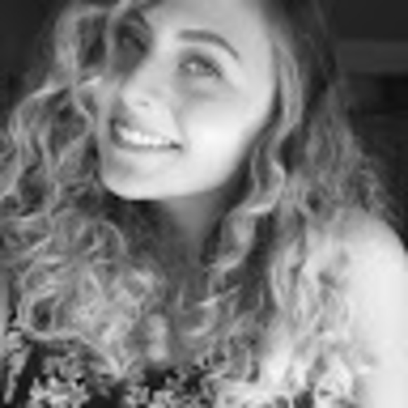 Meet your Posher, Whitney - Picture 1 of 1